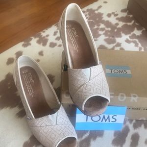 Toms Natural Woven Diamond a wedge heels